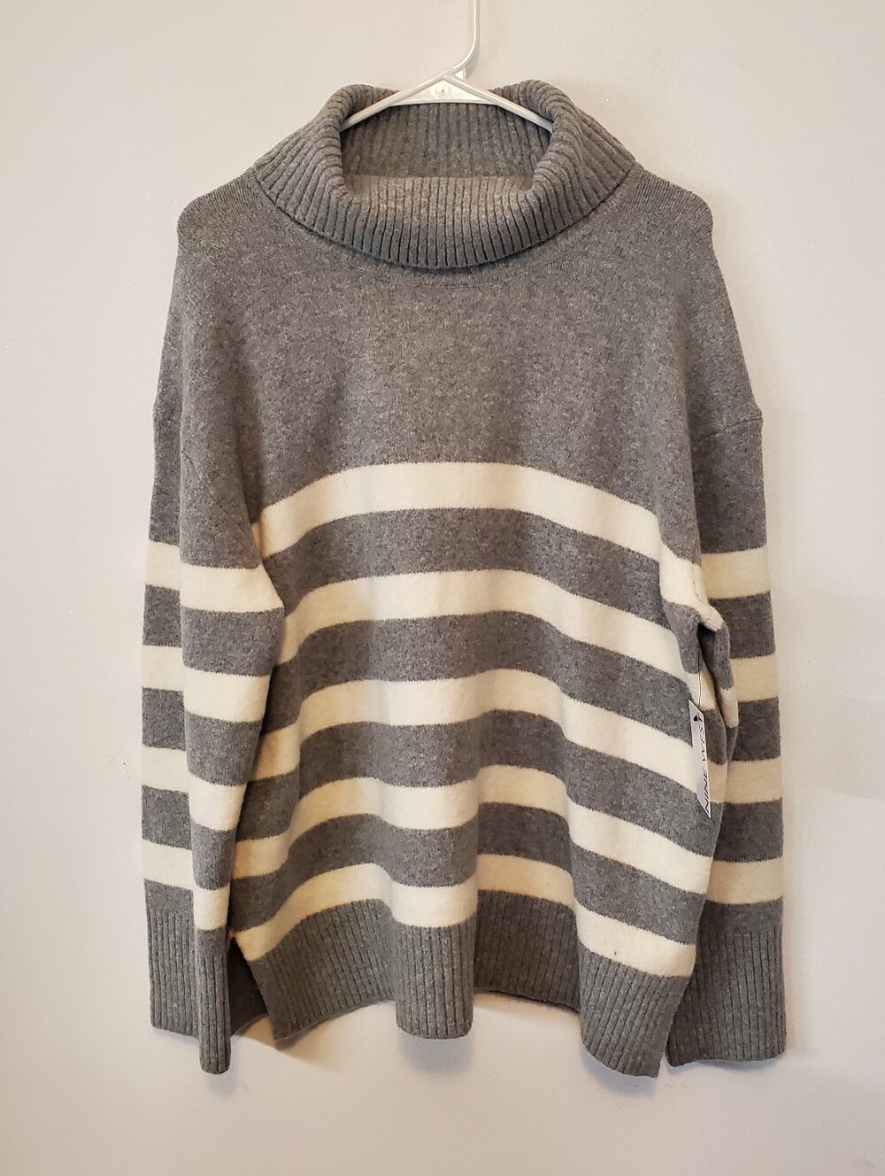 NWT Nine West turtleneck sweater Size large